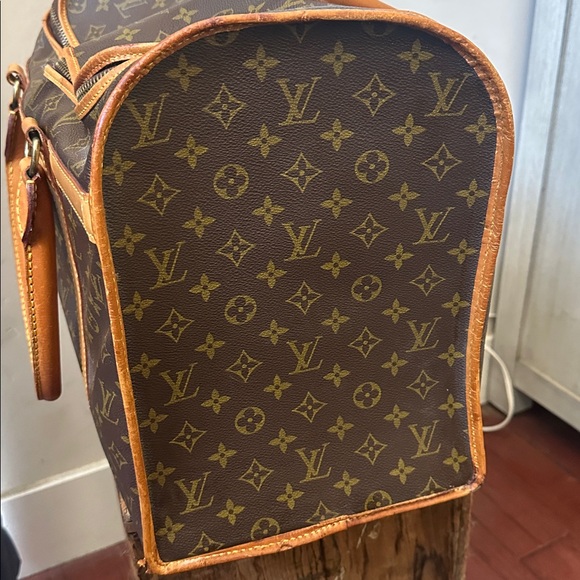 Vintage (1982) Louis Vuitton Brown and Tan Monogram Travel Bag - Picture 5 of 16